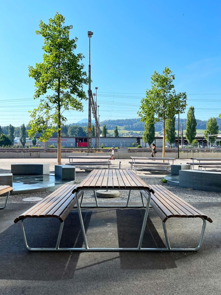 Campus Hochschule Luzern - Parkbank - Balz Holz AG in Langnau im Emmental